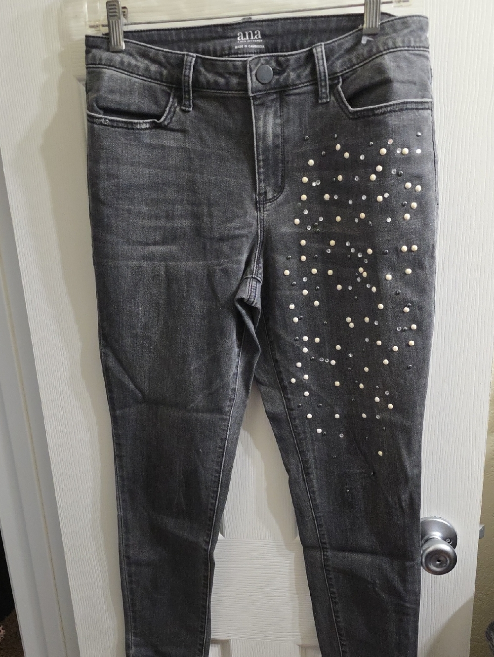a.n.a Charcoal Grey Skinny Jeggings Jeans with Pearl Stud Accents Size 10